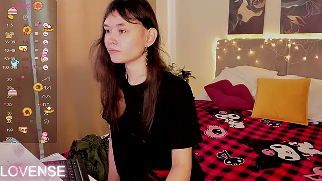 Emily Strikeee online show from February 26, 4:34 am