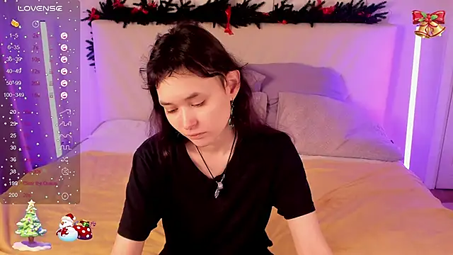 Emily Strikeee online show from December 22, 10:26 am