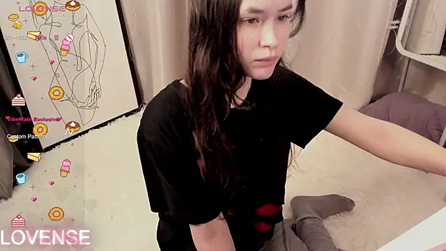 Emily Strikeee online show from March 13, 3:44 am