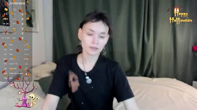 Emily Strikeee online show from November 5, 9:45 am