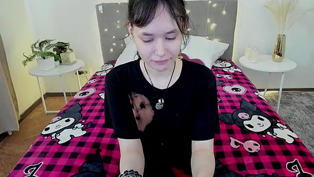 Emily Strikeee online show from May 28, 1:57 am