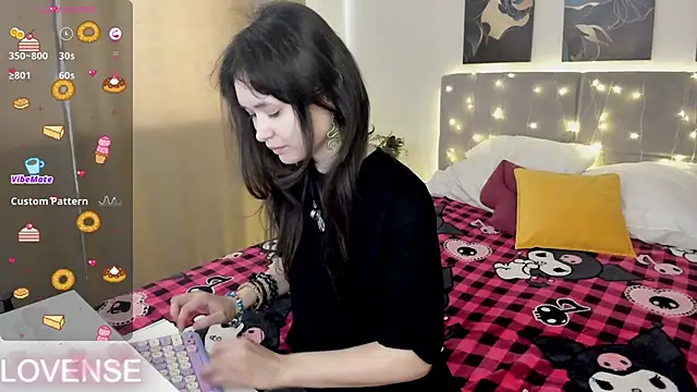 Emily Strikeee online show from April 5, 1:56 am