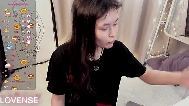 Emily Strikeee online show from March 16, 5:15 am