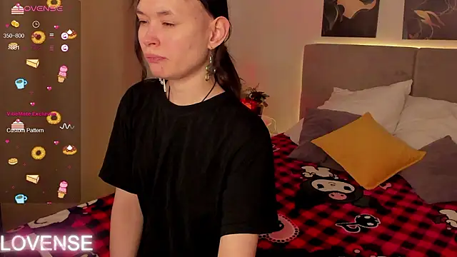 Emily Strikeee online show from February 13, 10:37 am