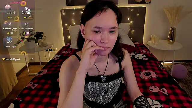 Emily Strikeee online show from June 11, 2:53 am
