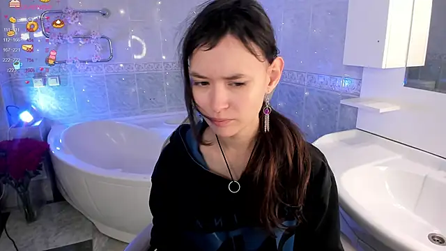 Emily Strikeee online show from October 10, 9:10 am