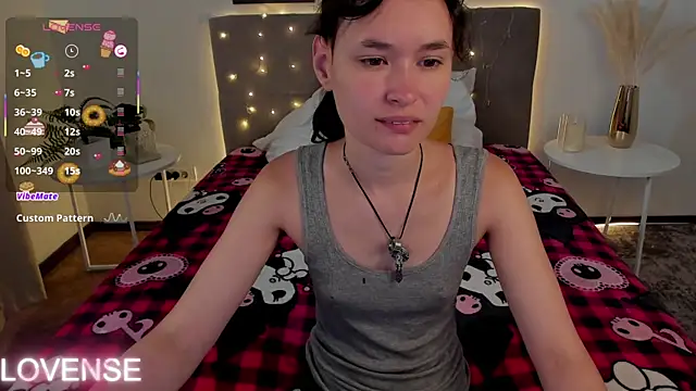 Emily Strikeee online show from July 20, 1:57 am