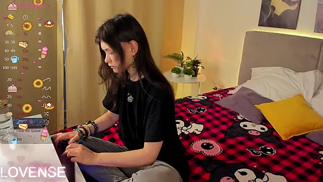 Emily Strikeee online show from February 8, 9:51 am