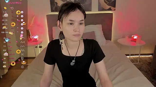 Emily Strikeee online show from December 2, 10:28 am