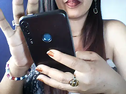 layanah12 online show from March 7, 12:54 pm