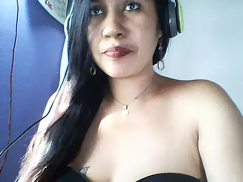 layanah12 online show from April 10, 12:23 pm