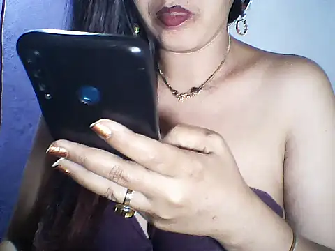 layanah12 online show from March 8, 4:21 pm