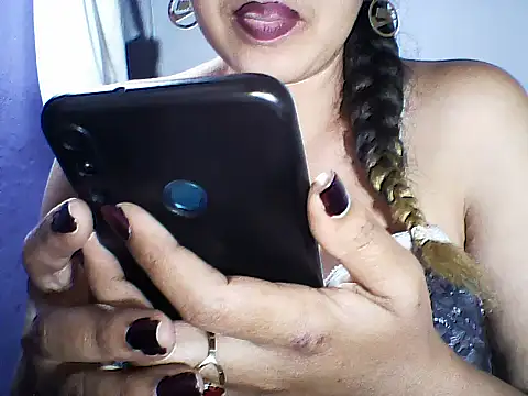 layanah12 online show from October 24, 6:29 pm