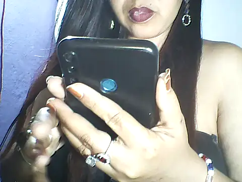 layanah12 online show from March 18, 6:42 pm