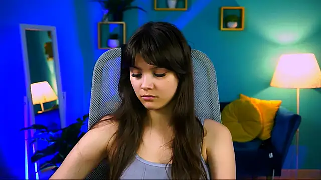 EvaThopson online show from April 9, 8:53 am