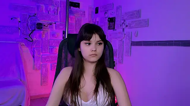 EvaThopson online show from March 6, 1:17 pm