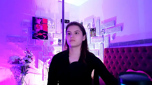 Snapshot of EvaThopson chatting on February 13, 6:48 pm EvaThopson online show from February 13, 6:48 pm