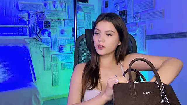 EvaThopson online show from December 5, 12:37 pm