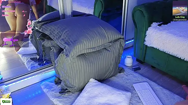 Snapshot of JoAnneSweet chatting on November 12, 6:01 pm JoAnneSweet online show from November 12, 6:01 pm