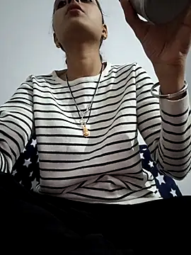 Snapshot of pikubaby chatting on November 30, 6:41 pm pikubaby online show from November 30, 6:41 pm