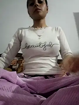 Snapshot of pikubaby chatting on November 18, 7:39 pm pikubaby online show from November 18, 7:39 pm