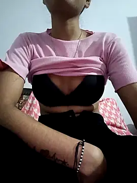 Snapshot of pikubaby chatting on November 14, 7:17 pm pikubaby online show from November 14, 7:17 pm