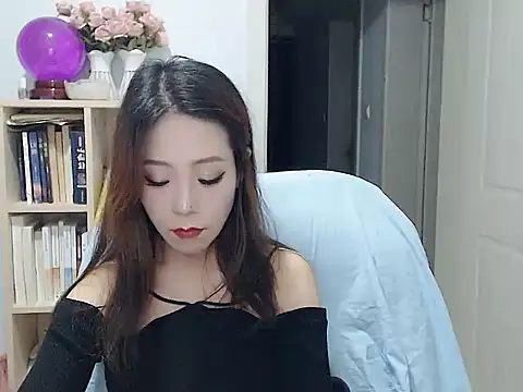 Snapshot of SuSushi728 chatting on November 30, 3:35 pm SuSushi728 online show from November 30, 3:35 pm