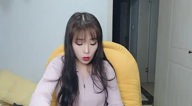 Snapshot of SuSushi728 chatting on March 1, 4:00 pm SuSushi728 online show from March 1, 4:00 pm