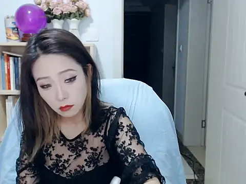 Snapshot of SuSushi728 chatting on June 25, 4:12 pm SuSushi728 online show from June 25, 4:12 pm