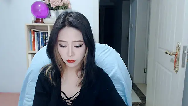 SuSushi728 online show from May 1, 3:50 pm