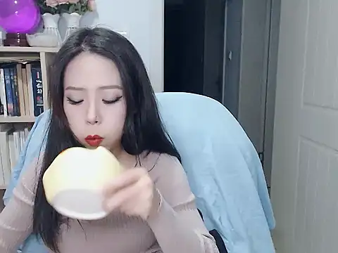 SuSushi728 online show from January 9, 3:30 pm