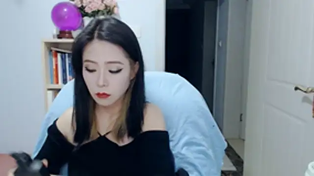 SuSushi728 online show from May 5, 3:04 pm