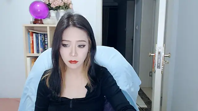 SuSushi728 online show from May 6, 3:05 pm