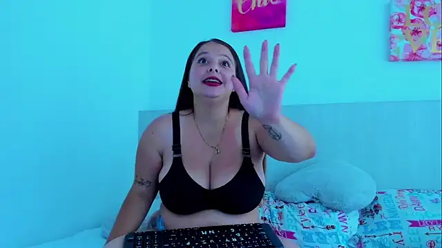 Emawalker  online show from March 23, 4:40 pm