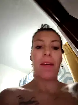 Snapshot of Tefannyy_ chatting on March 13, 2:55 pm Tefannyy online show from March 13, 2:55 pm