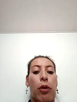 Snapshot of Tefannyy_ chatting on February 20, 7:19 pm Tefannyy online show from February 20, 7:19 pm