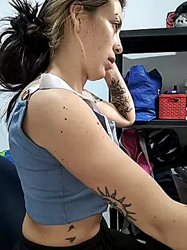 Snapshot of Tefannyy_ chatting on September 23, 3:30 pm Tefannyy online show from September 23, 3:30 pm