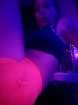 Snapshot of Tefannyy_ chatting on March 14, 12:32 am Tefannyy online show from March 14, 12:32 am