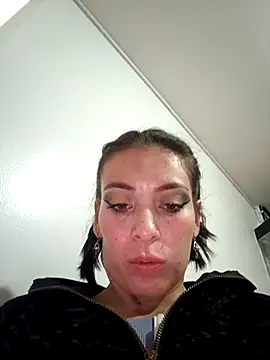 Snapshot of Tefannyy_ chatting on February 26, 9:31 pm Tefannyy online show from February 26, 9:31 pm