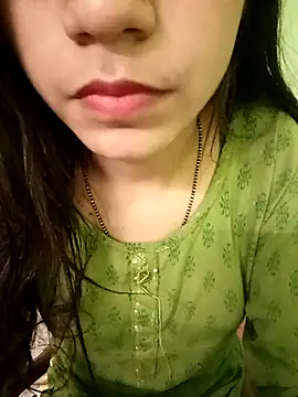 Snapshot of EACH_555 chatting on December 17, 6:18 am EACH 555 online show from December 17, 6:18 am