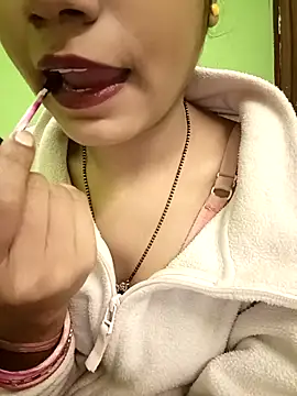 Snapshot of EACH_555 chatting on January 5, 6:44 pm EACH 555 online show from January 5, 6:44 pm