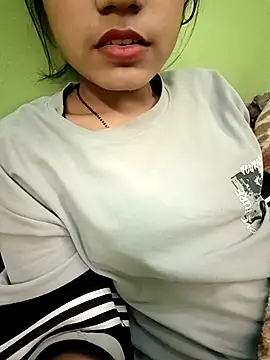 Snapshot of EACH_555 chatting on December 20, 5:21 am EACH 555 online show from December 20, 5:21 am