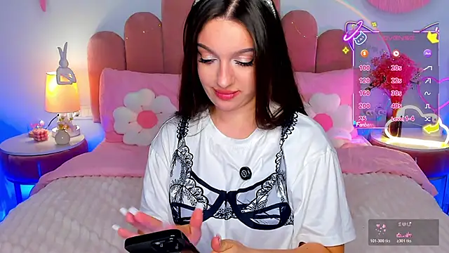 Snapshot of GiaCale chatting on November 7, 1:26 pm GiaCale online show from November 7, 1:26 pm