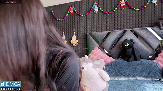 Snapshot of SolBeaumont1 chatting on December 4, 7:13 pm SolBeaumont1 online show from December 4, 7:13 pm