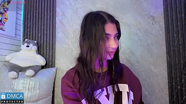 Snapshot of SolBeaumont1 chatting on October 21, 7:35 pm SolBeaumont1 online show from October 21, 7:35 pm