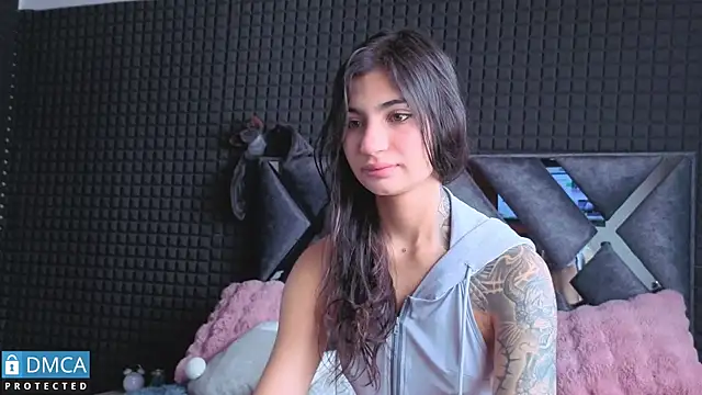 Snapshot of SolBeaumont1 chatting on November 10, 7:30 pm SolBeaumont1 online show from November 10, 7:30 pm