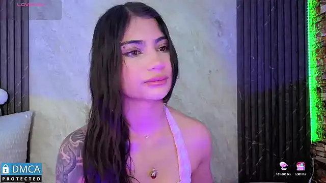 Snapshot of SolBeaumont1 chatting on October 23, 7:34 pm SolBeaumont1 online show from October 23, 7:34 pm