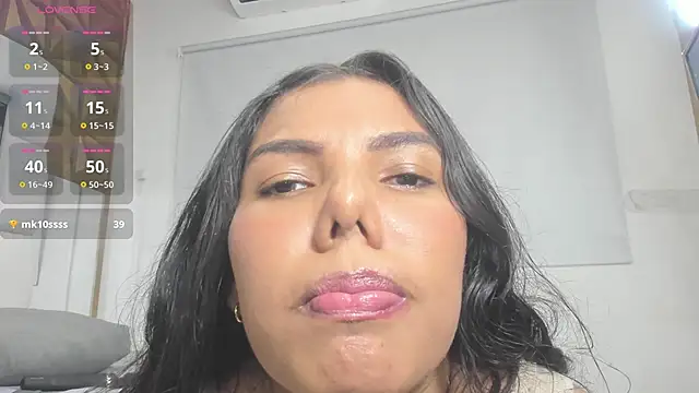 mia  fernandez online show from November 24, 7:47 pm