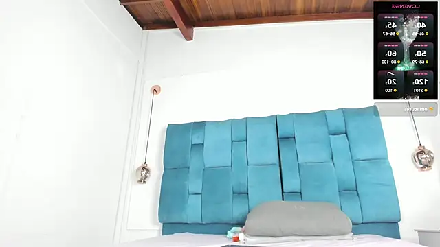 mia  fernandez online show from November 23, 7:13 pm