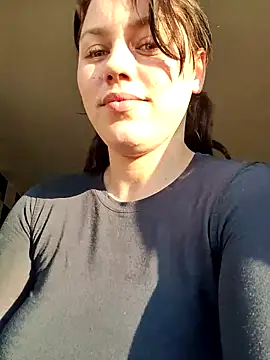 Snapshot of leeya_lee chatting on March 18, 4:51 am leeya lee online show from March 18, 4:51 am